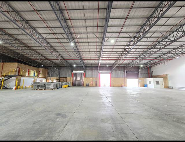 14,590M² WAREHOUSE TO LET IN NORTH RIDING
